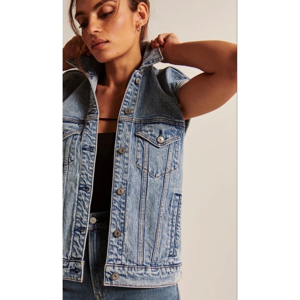 Abercrombie & Fitch Sz S Denim Light Wash Button Vest Real Pockets Streetwear